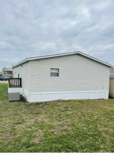 Mobile Home at 323 Shelly Road Lot Sh323 Wilmer, TX 75172
