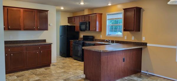 2011 Crest Homes - Middlebury Mobile Home For Sale