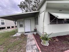 Photo 4 of 22 of home located at 6B Lake Breeze Drive Tavares, FL 32778