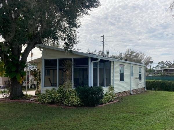 1993 Fleetwood  Brookfield Mobile Home