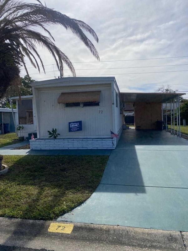 Photo 1 of 2 of home located at 570 57th Avenue Lot 72 Bradenton, FL 34207