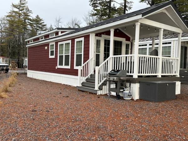 2021 Champion Home Builders Inc 500-CTM Mobile Home