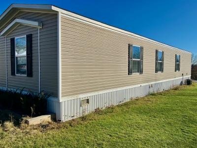 Mobile Home at 24 Winchester Court Imperial, PA 15126