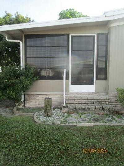 Photo 2 of 41 of home located at 1510 Ariana St. #390 Lakeland, FL 33803