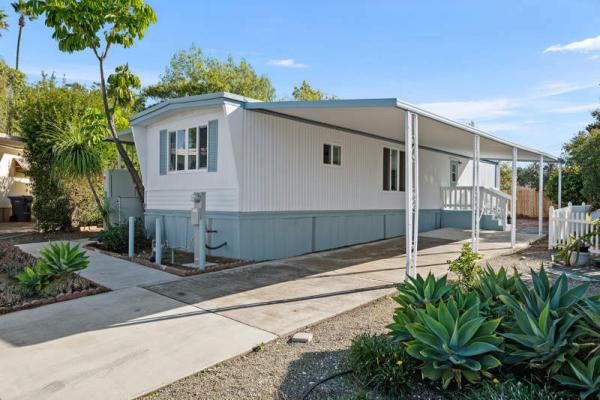 1969 Broadmore Manufactured Home