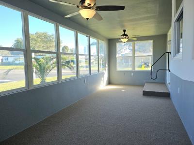 Photo 3 of 11 of home located at 6043 Unity Pass Groveland, FL 34736