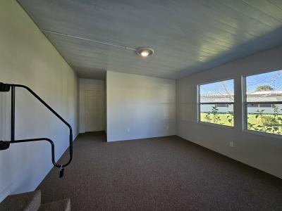 Photo 4 of 11 of home located at 6043 Unity Pass Groveland, FL 34736