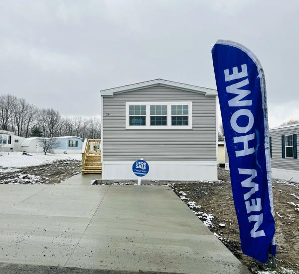 2023 Champion Home Builders, Inc. Mobile Home For Sale 19 Eaglecrest