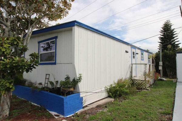 Low Lot Rent! And Just 8 miles to Siesta Bch Manufactured Home