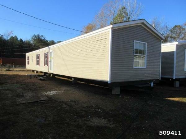 Photo 1 of 2 of home located at Columbus Mobile Home Broker I 7421 Hwy 45 North, Po Box 9647 Columbus, MS 39705