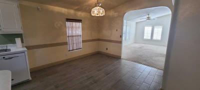 Photo 4 of 13 of home located at 512 44th Street Bakersfield, CA 93301