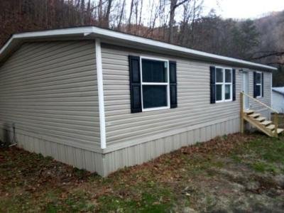 Mobile Home at 139 Honey Fork Rd Phyllis, KY 41554