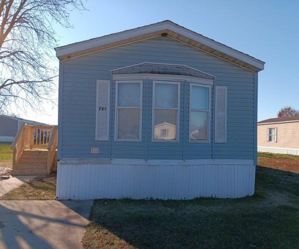 1997 Holly Park mobile Home