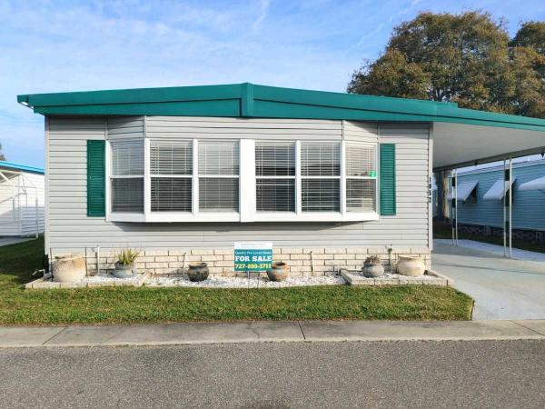 1981 TWIN Mobile Home For Sale | 1071 Donegan Road Lot 1052 Largo, FL