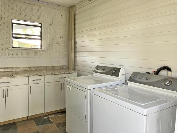 1983 BARR Manufactured Home