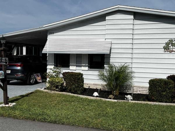 Photo 1 of 2 of home located at 213 Fairway Circle Winter Haven, FL 33881
