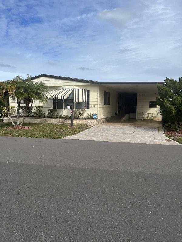 Photo 1 of 2 of home located at 5700 Bayshore Road, Lot 203 Palmetto, FL 34221