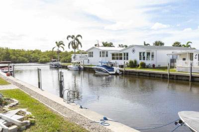 Photo 4 of 23 of home located at 328 Pier C Naples, FL 34112