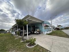 Photo 4 of 45 of home located at 285 Bluebeard Dr North Fort Myers, FL 33917