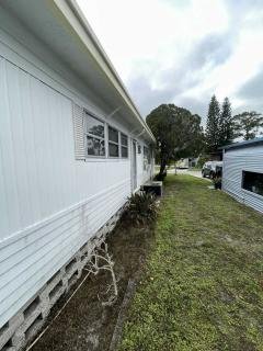 Photo 3 of 17 of home located at 10759 1st Lane N Saint Petersburg, FL 33702