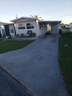 Photo 3 of 33 of home located at 6515 E 15th Street Lot G-16 Sarasota, FL 34243