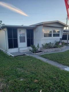 Photo 1 of 33 of home located at 6515 E 15th Street Lot G-16 Sarasota, FL 34243