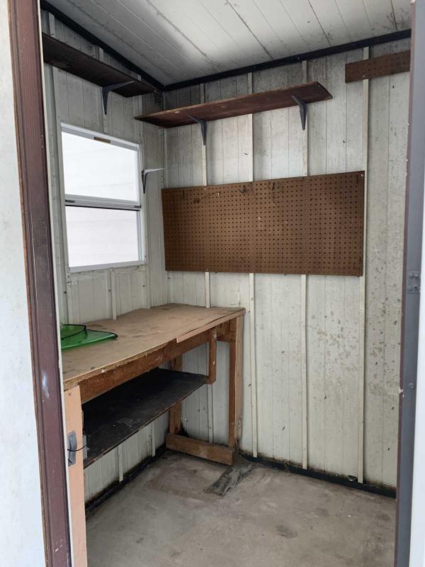 Senior Retirement Living 1985 SAND Mobile Home For Sale in Lakeland, FL