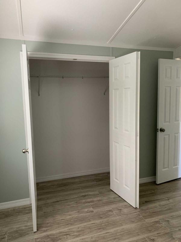 Senior Retirement Living 1985 SAND Mobile Home For Sale in Lakeland, FL