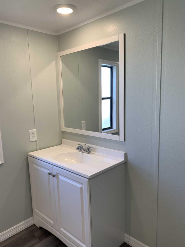 Senior Retirement Living 1985 SAND Mobile Home For Sale in Lakeland, FL