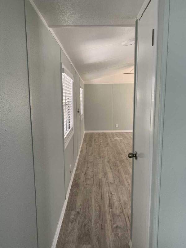 Senior Retirement Living 1985 SAND Mobile Home For Sale in Lakeland, FL