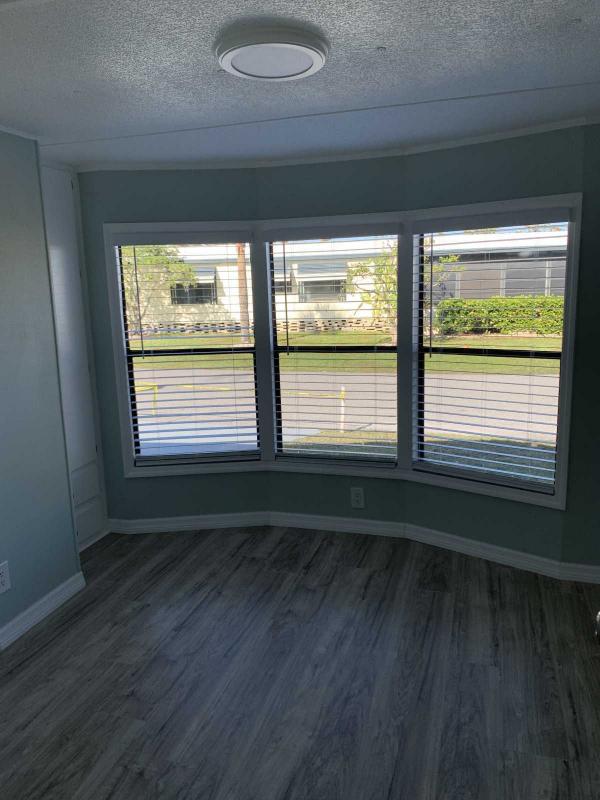 Senior Retirement Living 1985 SAND Mobile Home For Sale in Lakeland, FL