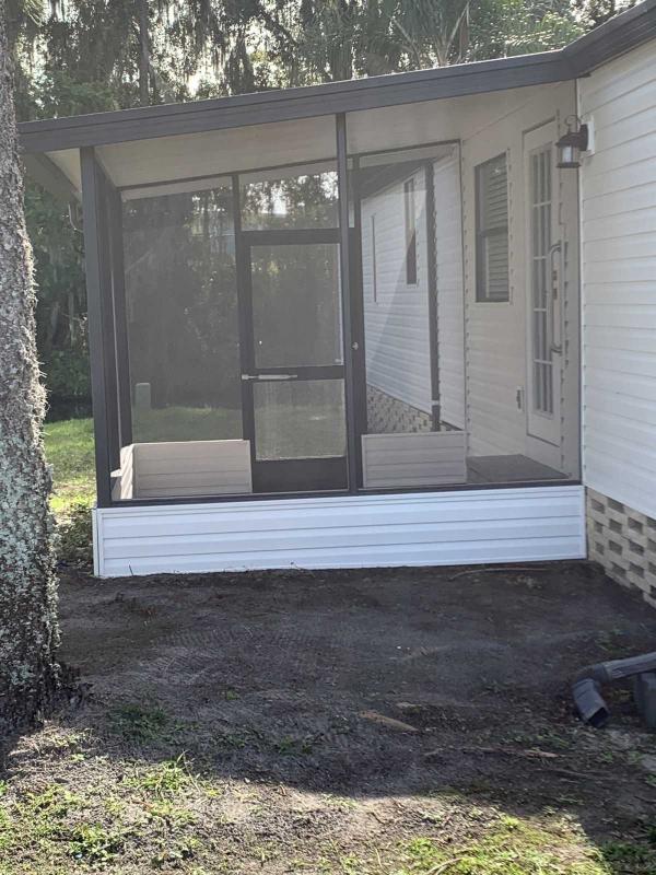 Senior Retirement Living 1985 SAND Mobile Home For Sale in Lakeland, FL