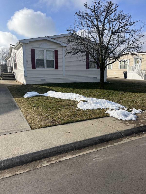 1609 Montgomery Hartland, MI MHVillage