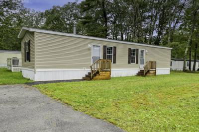 Mobile Home at 2 Primrose Ln Brunswick, ME 04011