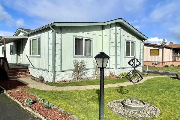 1986 Golden West Country Classic  Manufactured Home
