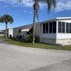 Photo 2 of 22 of home located at 332 Heritage Blvd Vero Beach, FL 32966