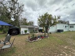 Photo 4 of 38 of home located at 127 Tara Dr Tavares, FL 32778