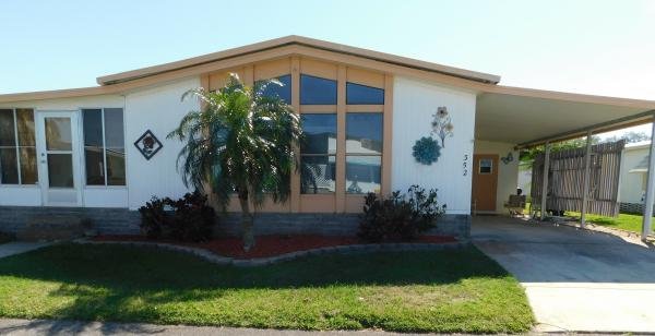 Photo 1 of 2 of home located at 352 Woodhill Dr N Lakeland, FL 33803
