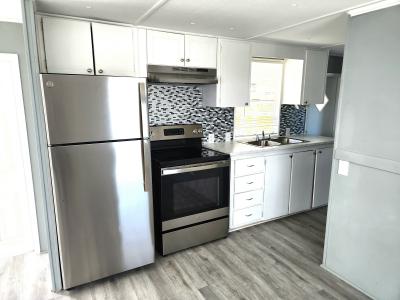 Photo 5 of 21 of home located at 12 Center Rd Palmetto, FL 34221