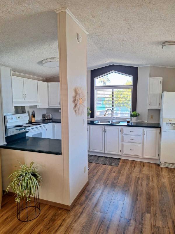 1989 Cavco Mobile Home For Sale 1065 N San Marcos Dr, Lot 38 Apache