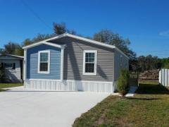 Photo 4 of 12 of home located at 5611 Bayshore Rd, Lot 42 Palmetto, FL 34221