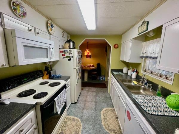 1983 TWIN T24713615A/B Mobile Home