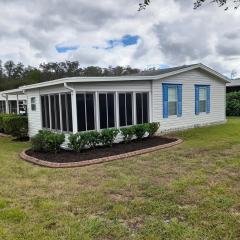 Photo 4 of 25 of home located at 3927 Ranger Pkwy Zephyrhills, FL 33541