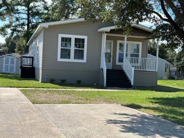 2011 CMH MANUFACTURING INC Mobile Home For Sale