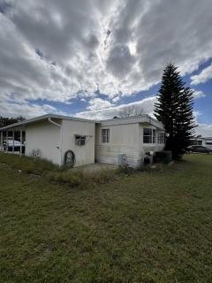 Photo 5 of 16 of home located at 3501 Bermuda Cr. Oviedo, FL 32765
