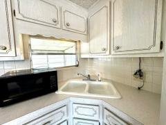 Photo 4 of 12 of home located at 2550 State Rd. 580 #0375 Clearwater, FL 33761