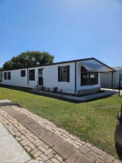Mobile Home at 11606 Sportsmans Court Dade City, FL 33525