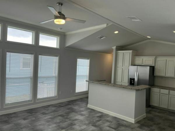 2022 Oak Creek Homes - Houston Eagle +4 Manufactured Home