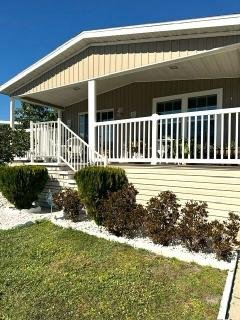 Photo 5 of 20 of home located at 825 Siesta Drive Kissimmee, FL 34741