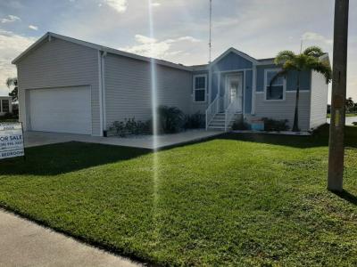 Photo 5 of 17 of home located at 810 Avanti Way Boulevard North Fort Myers, FL 33917